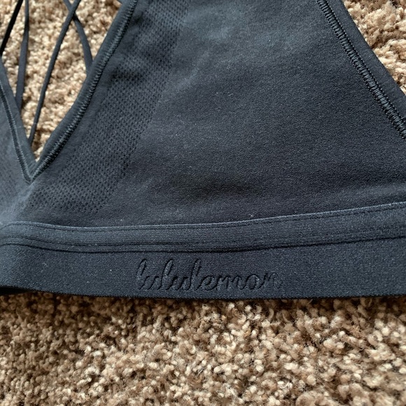 NWT lululemon A Little Bit Closer Bralette BLK - Picture 6 of 8